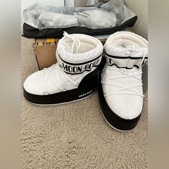 Moonboot White Icon Low 2 Classic New with Original Packaging - Picture 2 of 6